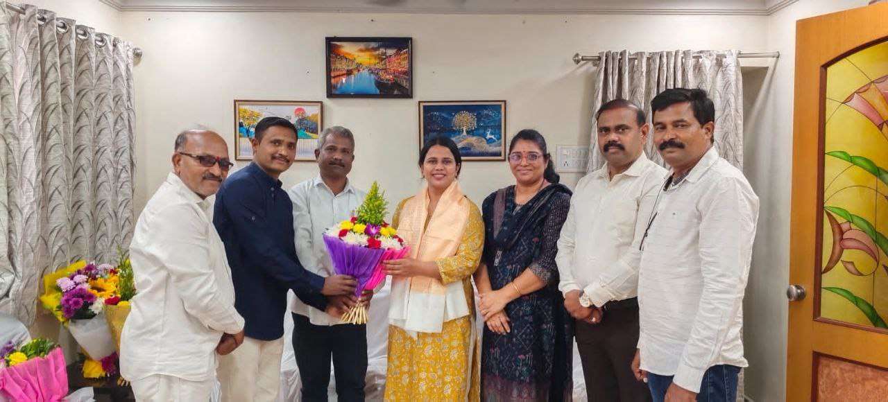 दिपगंगा भागीरथी आणि दीपस्तंभ शैक्षणिक संस्थे तर्फे राज्यसेवा परीक्षेत राज्यात द्वितीय आलेल्या कु. सायली भोसले यांचा महासत्कार..!