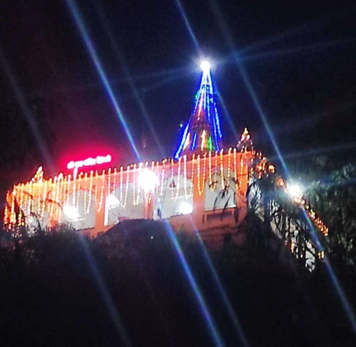 जागतिक एड्स दिन दिनानानिमित्त चांदवड येथील होमिओपॅथी महाविद्यालयात प्रतिबंधात्मक उपाय जनजागृतीपर प्रबोधन पथनाट्य