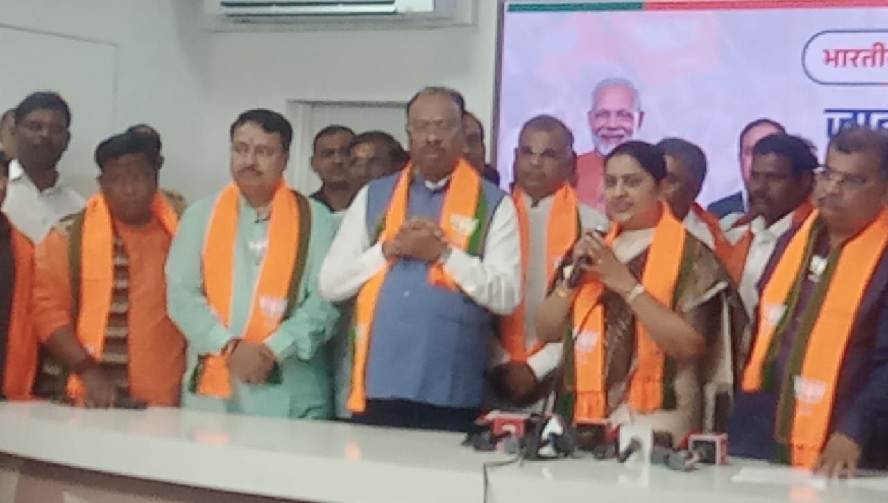 *आमदार प्रज्ञाताई सातव यांचा महसूल मंत्री चंद्रशेखर बावनकुळे यांच्या उपस्थितीमध्ये मुंबई येथे जाहीर भाजपमध्ये प्रवेश*