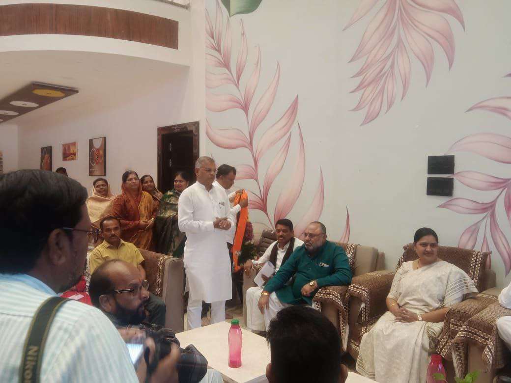 *भाजपा  नेत्याकडून आ. सातव  यांचे  स्वागत*